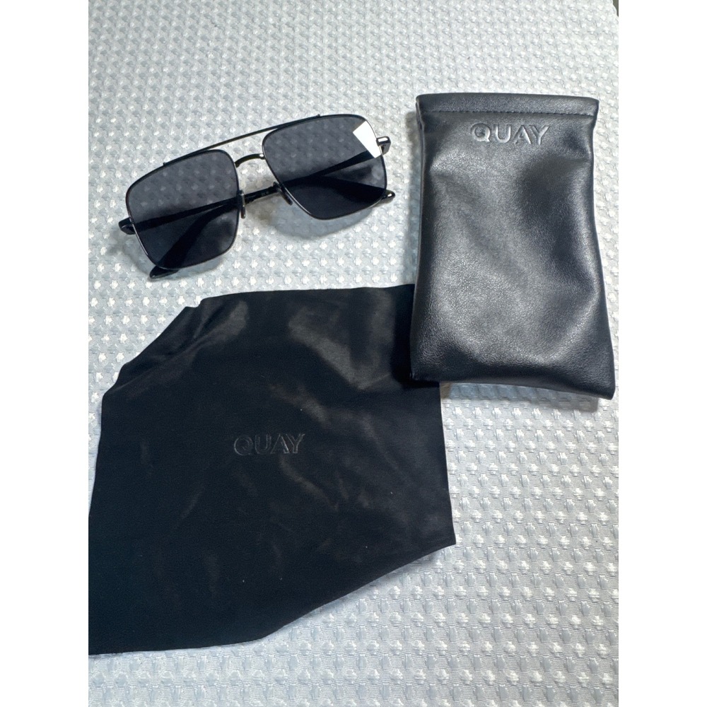 Quay Sunglasses Unisex Level Out Black NWOT 0001